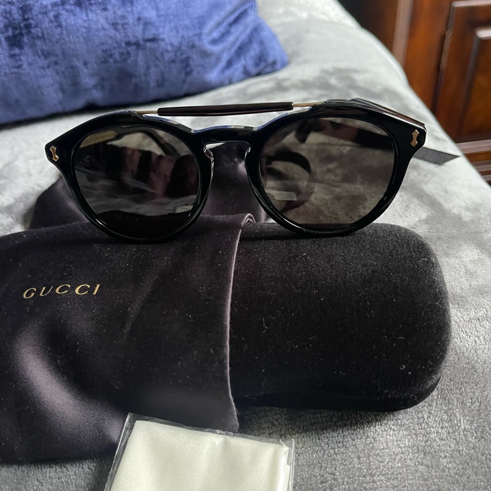 Gucci Black and Gold Round Sunglasses - Picture 3 of 5
